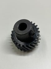 Load image into Gallery viewer, Singer Feed Drive Shaft Gear 153487