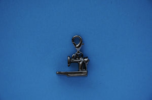 Zipper Pull & Charm, Singer Featherweight